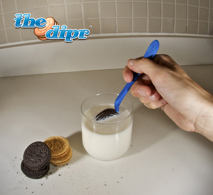 The dipr, uma colher especial para você mergulhar seus biscoitos recheados no leite