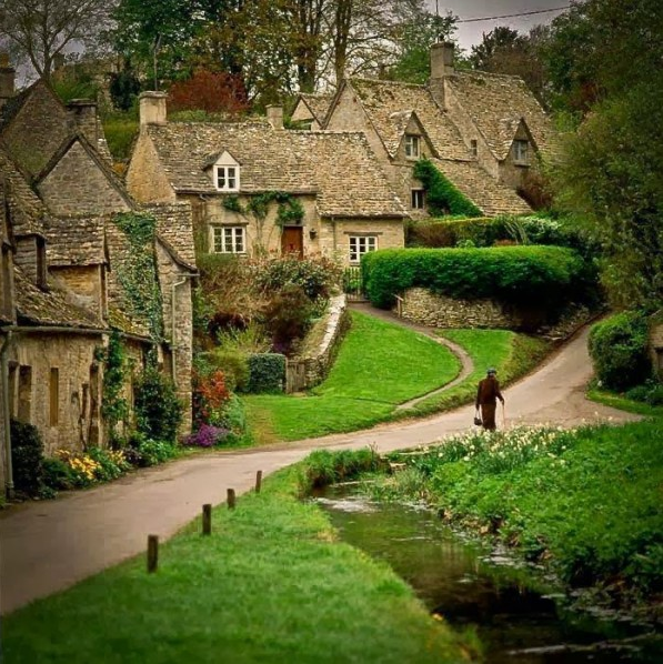 Esta não é uma vila qualquer, é simplesmente a vila mais bela de toda Inglaterra.