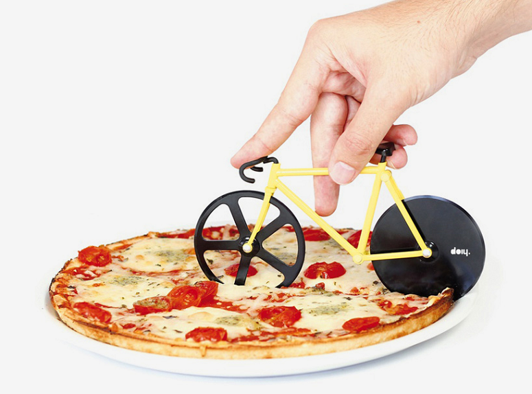 Corte sua pizza com estilo com este magnífico cortador de pizza em forma de bicicleta!