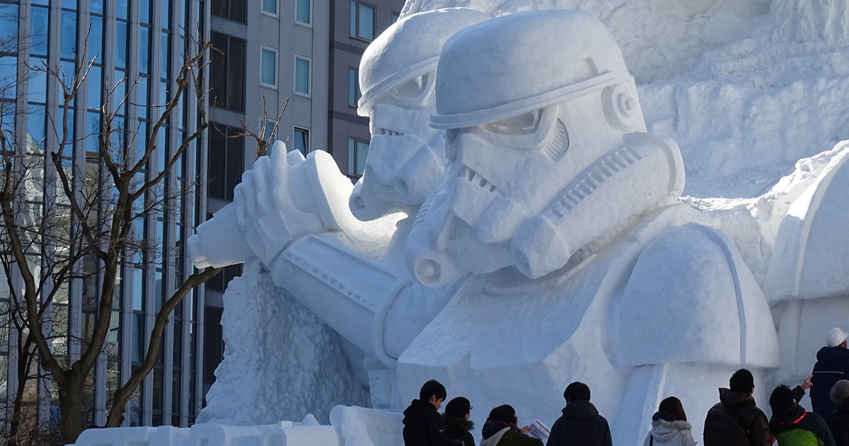 Exército Japonês Utiliza 3,5 Toneladas De Neve Para Criar Incríveis Esculturas De Star Wars Para Festival De Neve