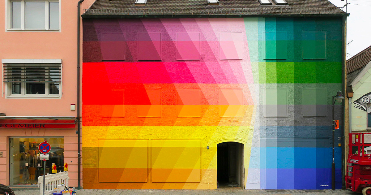 Murais usam cores cuidadosamente calculadas para formar composições dinâmicas