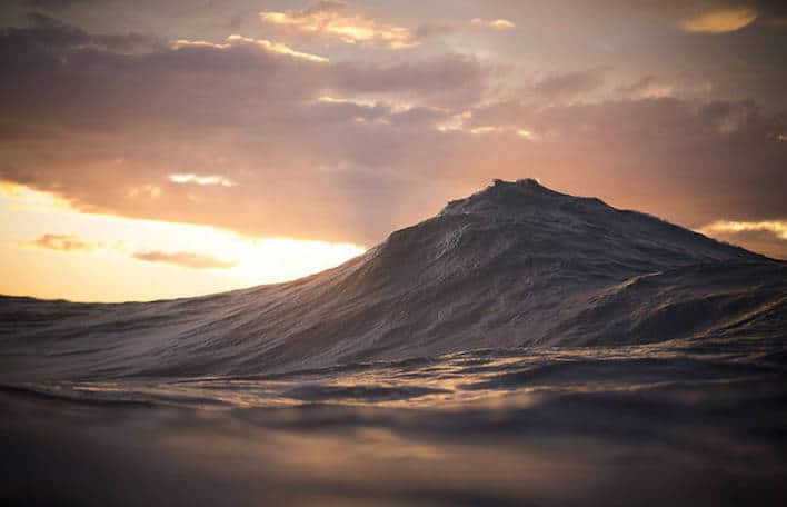 Fotografias impressionantes de ondas parecendo montanhas