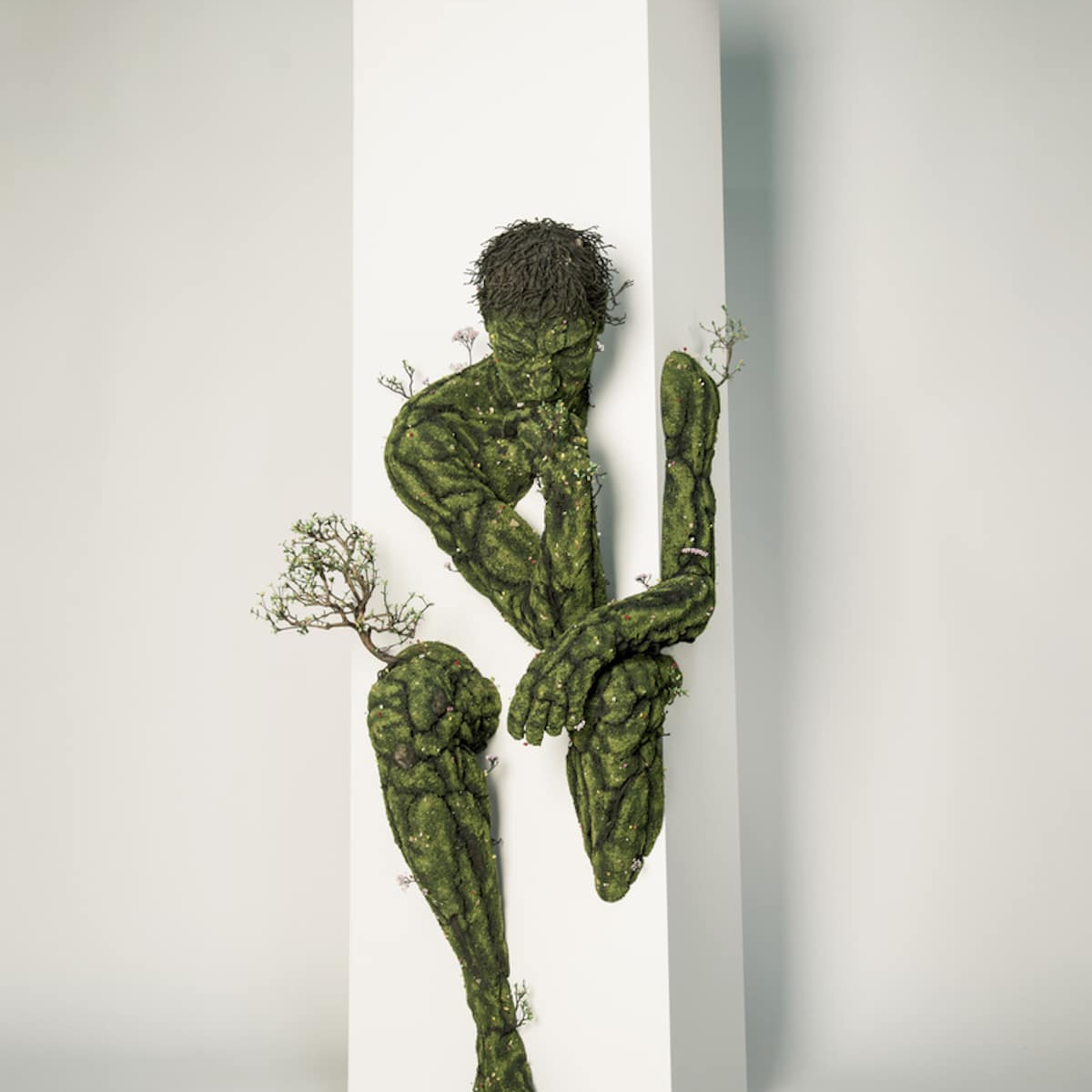 Esculturas de plantas surreais e repletas de vida de um escultor francês