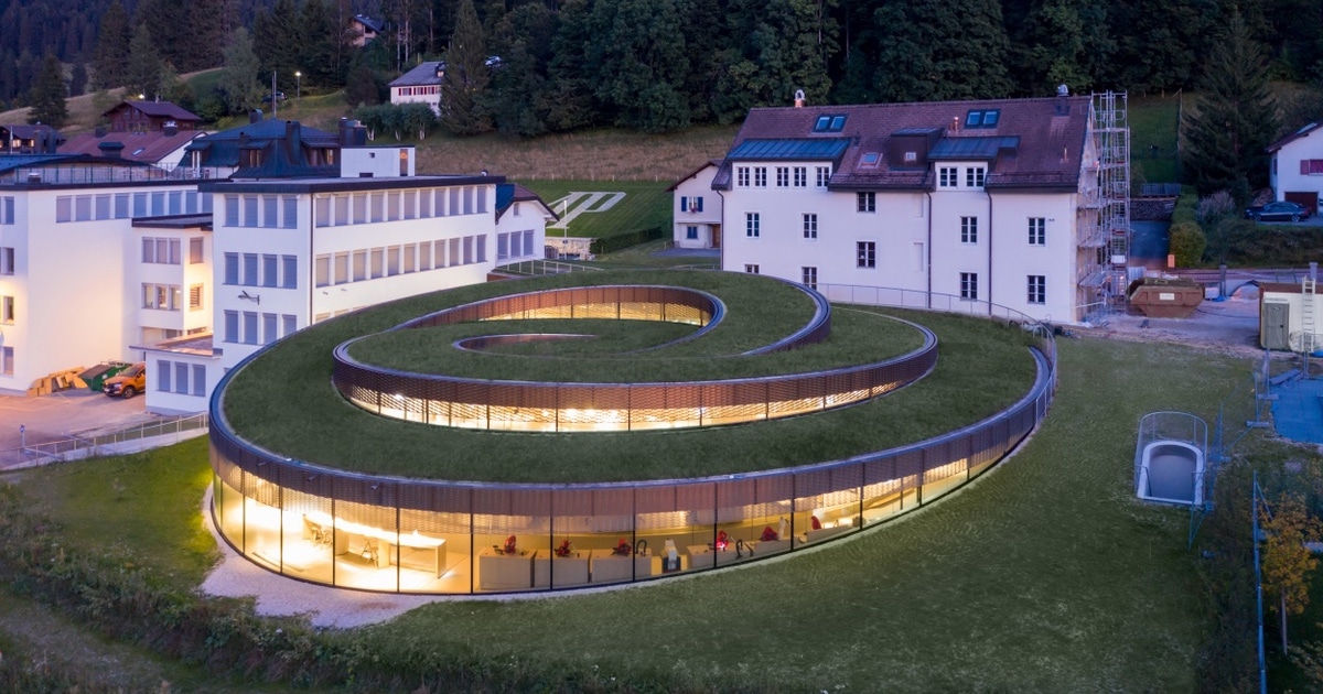 Museu Em Espiral Na Suíça É Projetado Para Imitar A Mecânica De Um Relógio