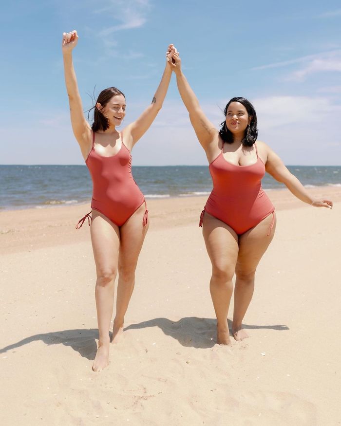 Duas Amigas Mostram Como Fica A Mesma Roupa Em Seus Diferentes Tipos De Corpos
